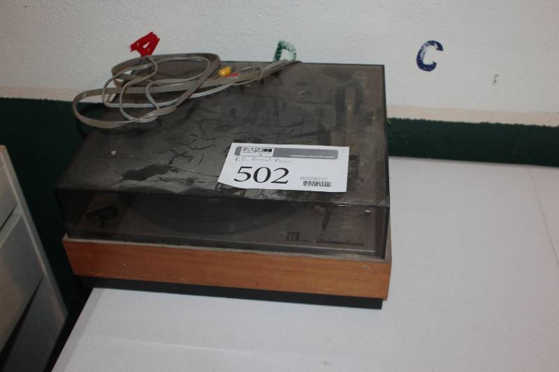 lot 502 image: PE 2020L Turntable