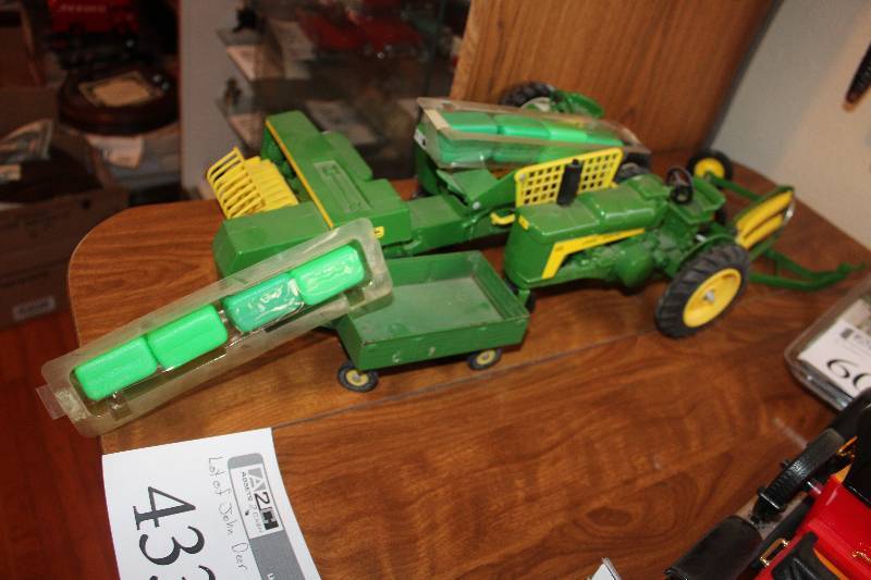 lot 433 image: John Deere 630 Tractor w Pull-behind Bailer, Bails of Hay