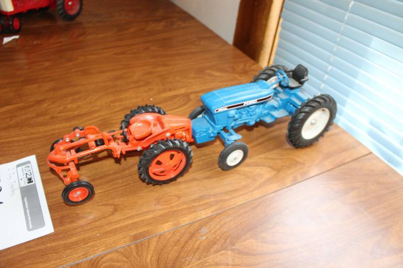 lot 594 image: Lot of (2) Toy Tractors - Ford 4630, Allis-Chalmers