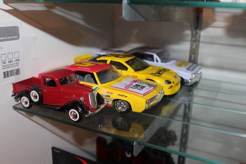 lot 397 image: Lot of (4) Classic Cars