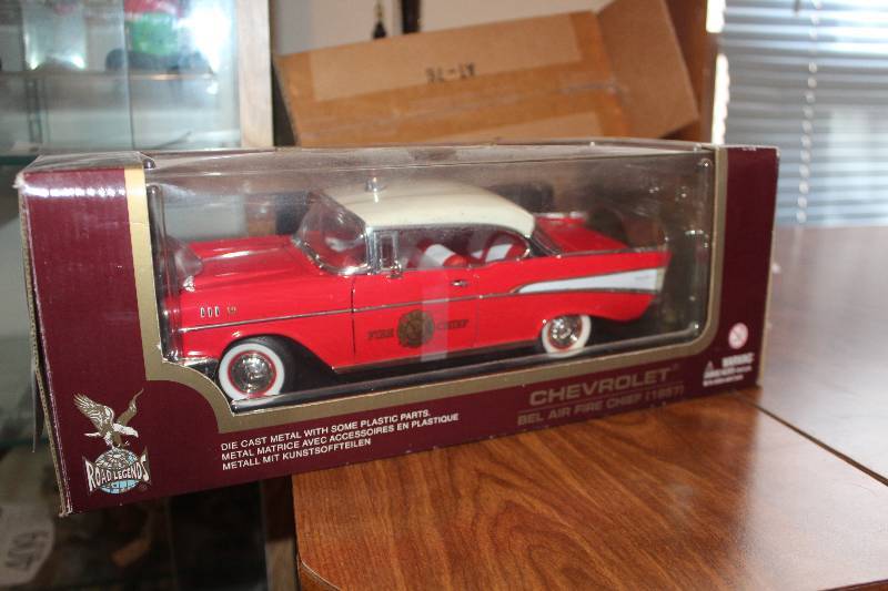 lot 452 image: 1957 Chevrolet Bel Air Fire Chief 118 Die-Cast Car