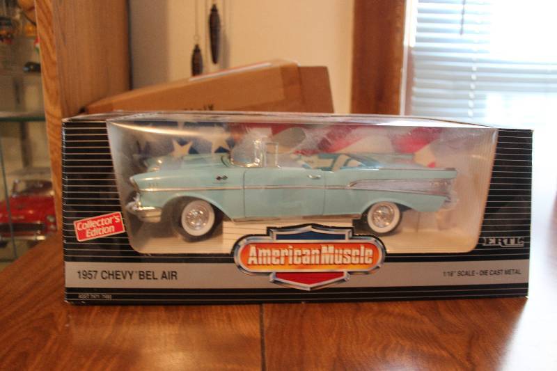 lot 457 image: Ertl American Muscle 1957 Chevy Bel Air 118 Die-Cast Car
