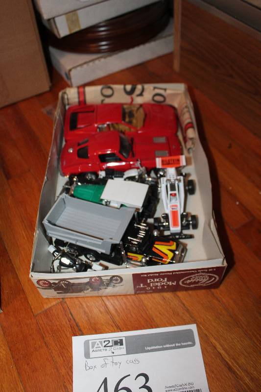lot 463 image: Box Lot of Toy Cars, Trucks, Motorcycles