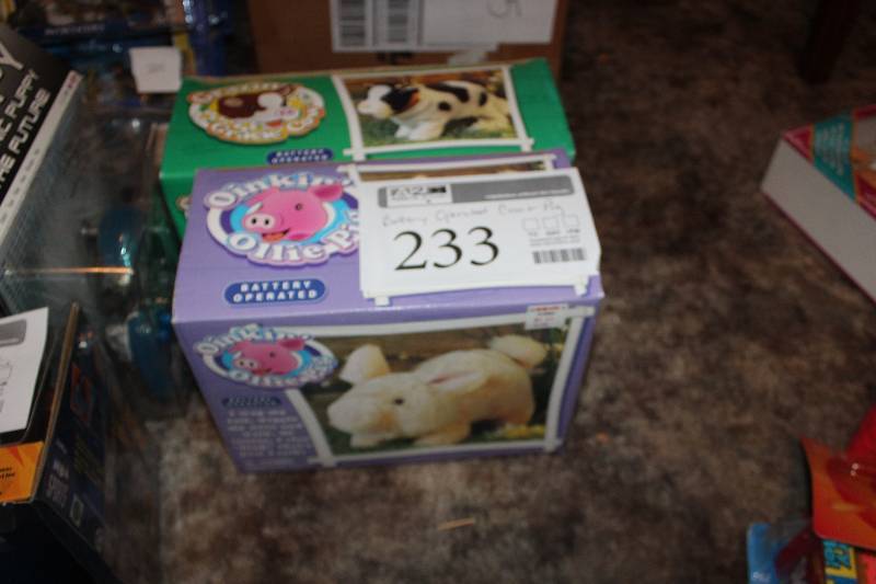 lot 233 image: Lot of (2) Battery Operated Banks - Cow & Pig