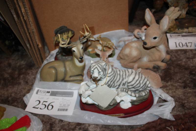 lot 256 image: Table Decorations - Tiger, Deer, Fawn