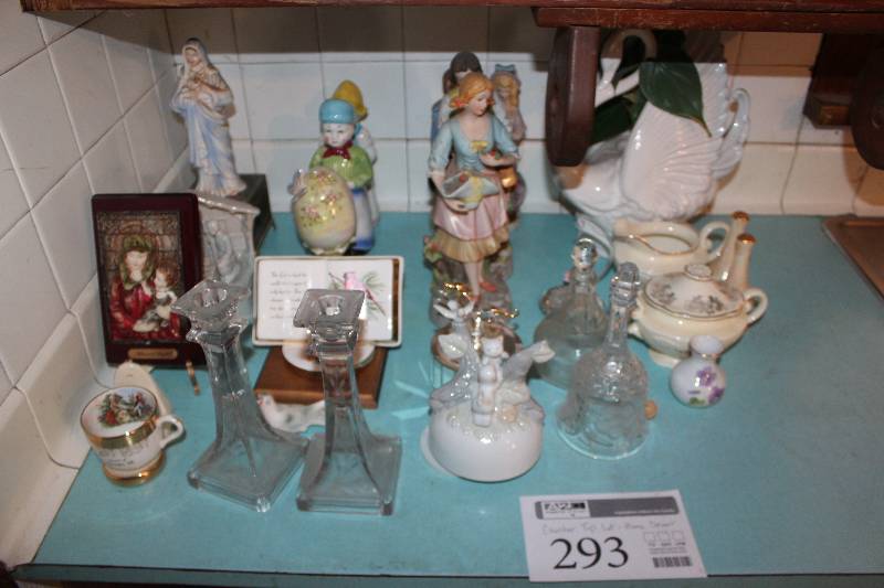 lot 293 image: Table Decorations - Candle Holders, Statues, Bowls