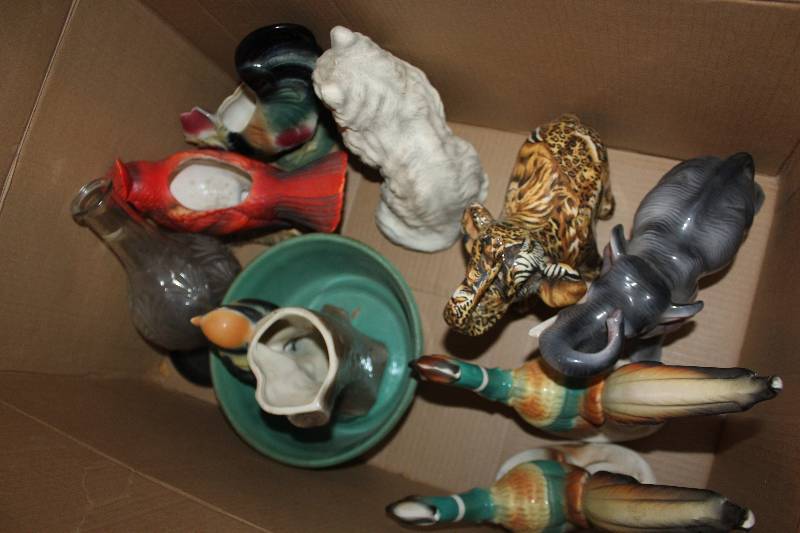 lot 1046 image: Table Decorations