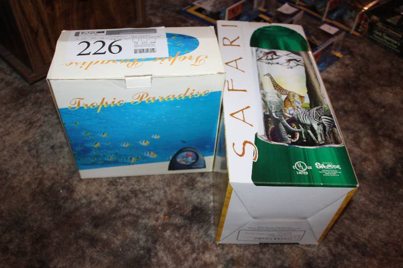 lot 226 image: Lot of (2) Table Decorations - Safari & Aquarium
