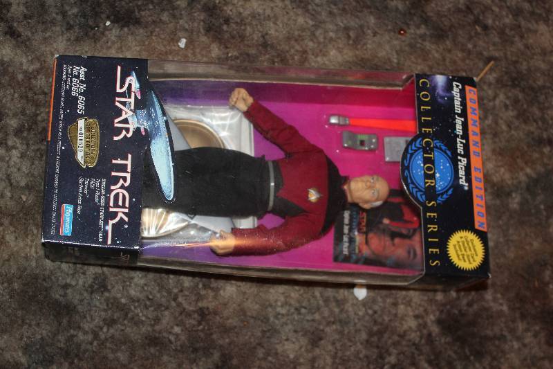 lot 211 image: Star Trek The Next Generation Captain Jean-Luc Picard Action Figure