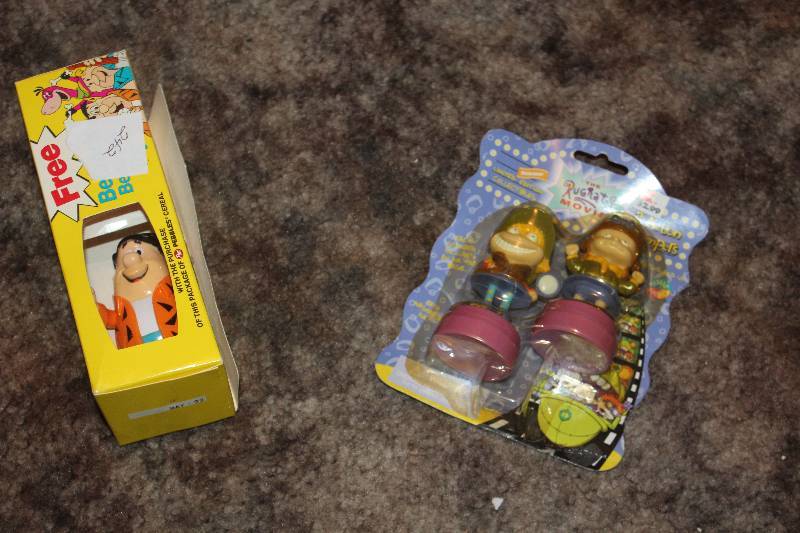 lot 242 image: Rugrats & Flintstones Action Figures