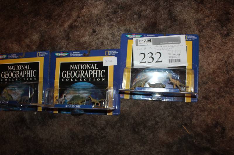 lot 232 image: Lot of (3) National Geographic Dinosaur Action Figures