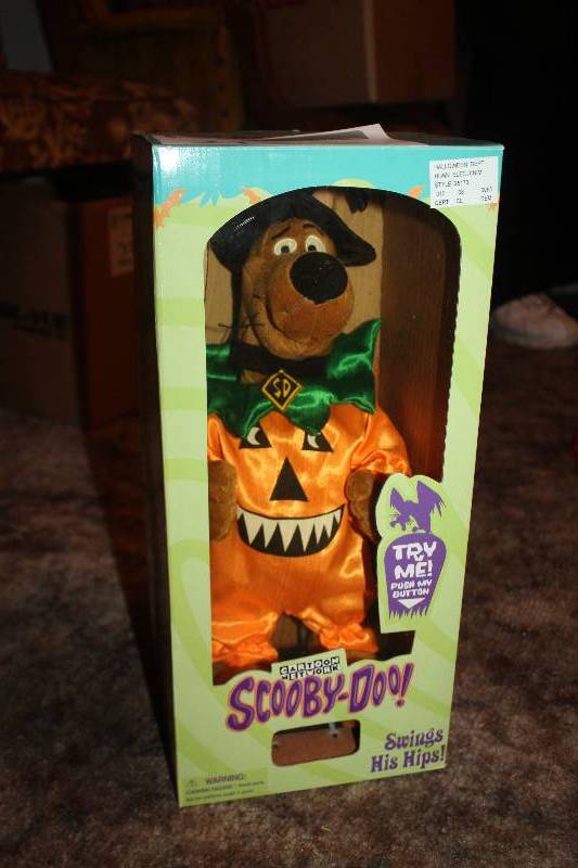 lot 212 image: Scooby-doo Halloween Action Figure