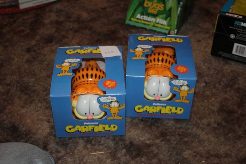 lot 222 image: Lot of (2) Garfield Massagers