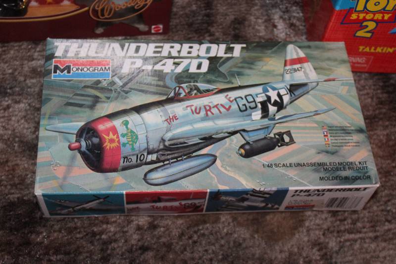 lot 182 image: Monogram Thunderbolt P-470 148 Scale Plastic Model Kit