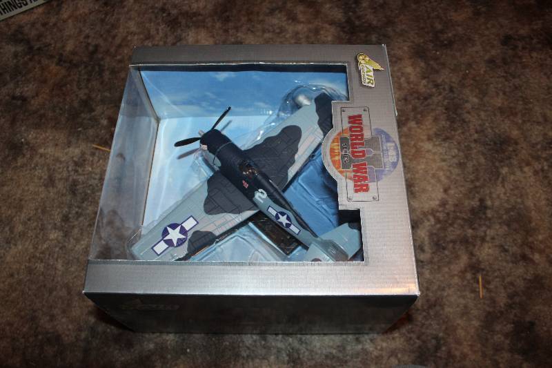 lot 184 image: Air Legends 148 Die-Cast Replica World War II Series F6F-5N Night Hellcat Airplane