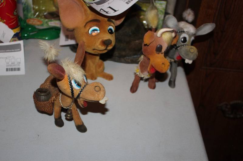 lot 241 image: Lot of (3) Felt Animal Figures