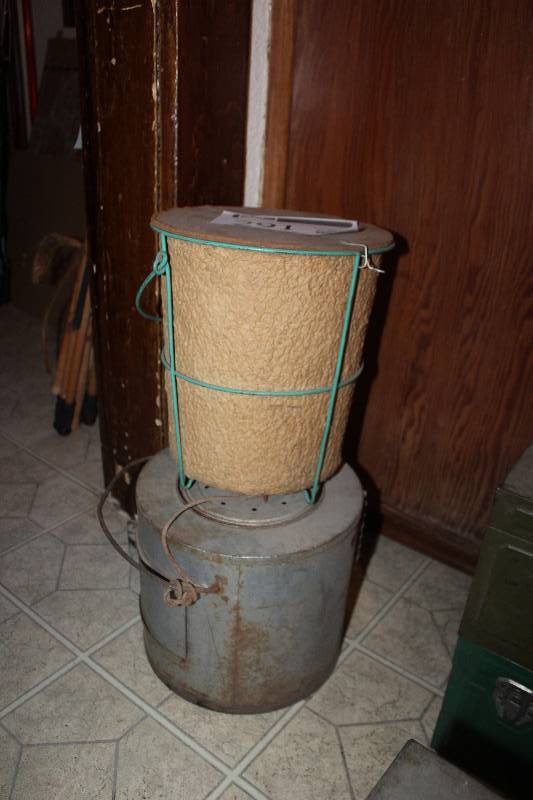 lot 291 image: Lot of (2) Fishing Buckets