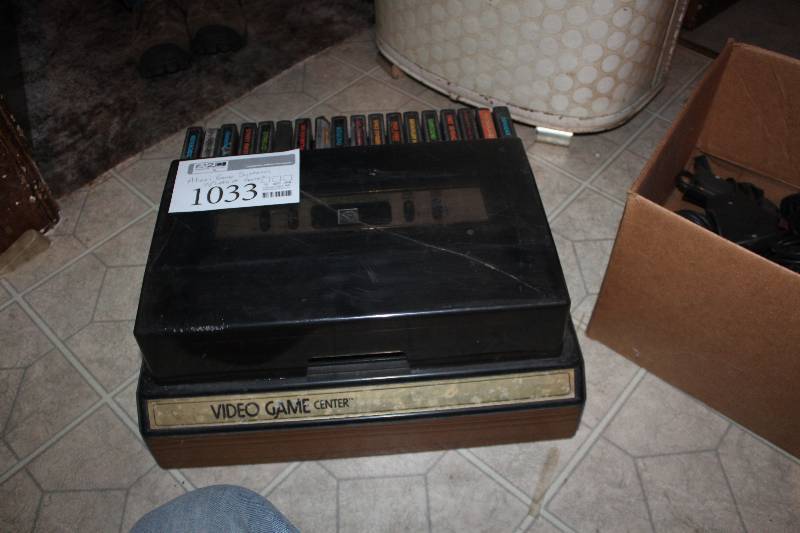 lot 1033 image: Atari Game Console w Various Game Cartridges