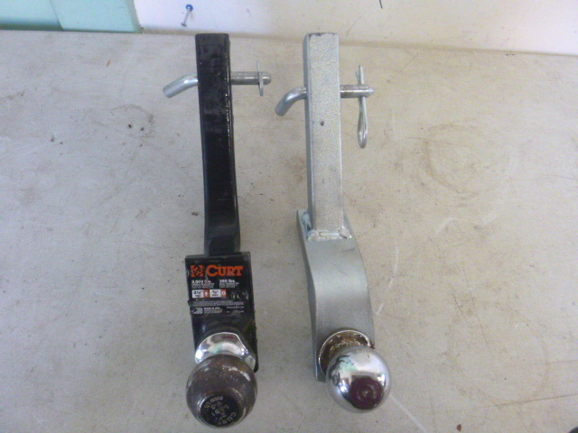 lot 7 image: 2 Hitches