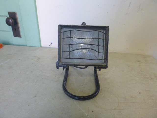 lot 8 image: Halogen Light