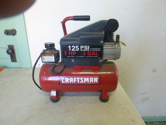 lot 9 image: Craftsman Air Compressor