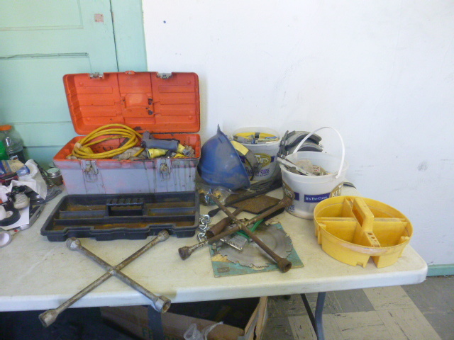 lot 11 image: Miscellaneous Garage Items