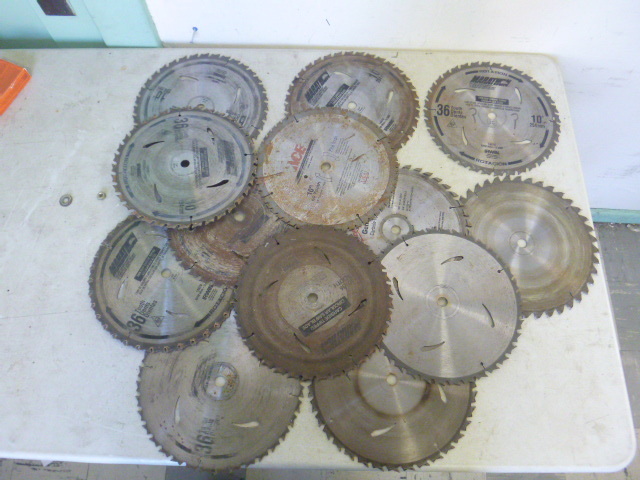 lot 15 image: Miscellaneous Saw Blades