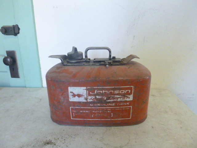 lot 17 image: Johnson Marine Gas Tank