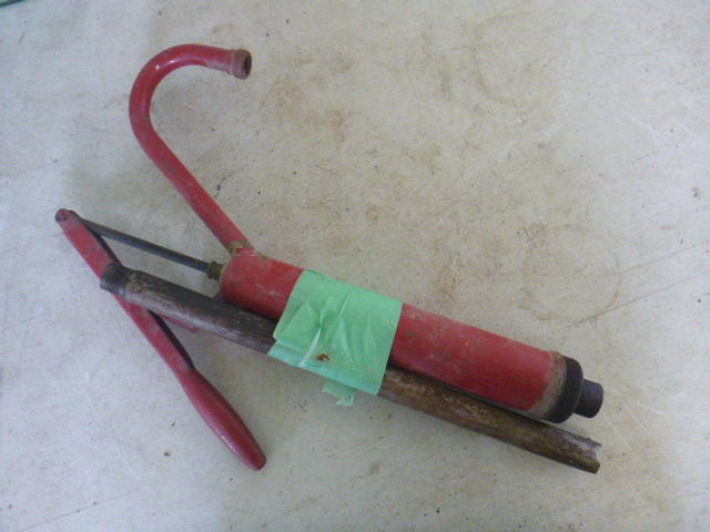 lot 31 image: Barrel Pump