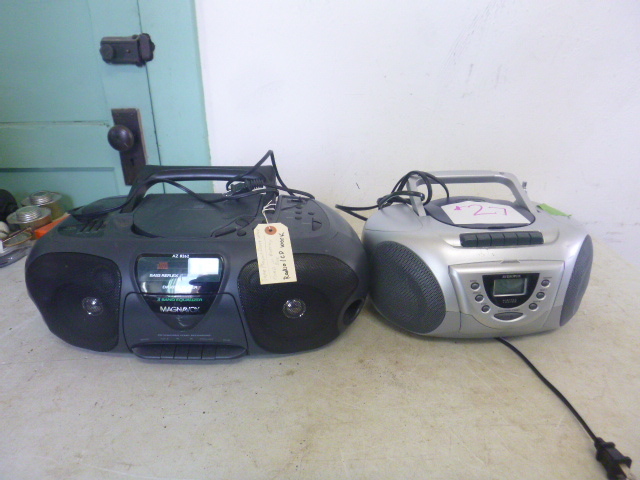 lot 27 image: 2 Radio Boom Boxes