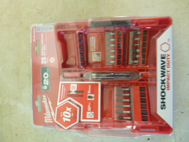 lot 69 image: Milwaukee Impact Driver Bit Set