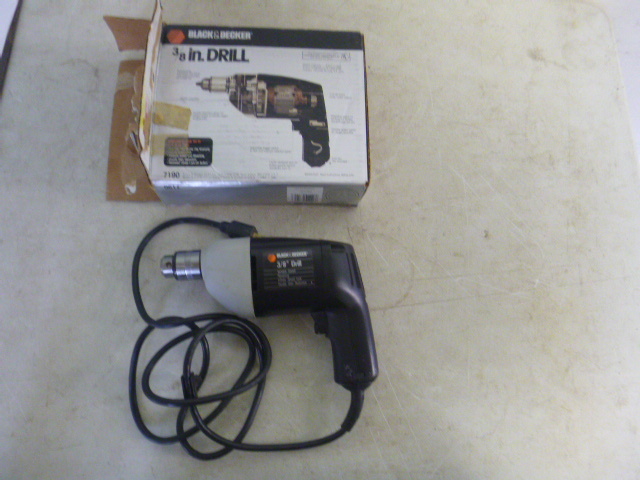 lot 114 image: Black & Decker 38 Drill