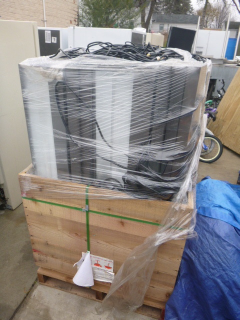 lot 121 image: Pallet of Lights