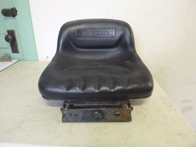 lot 152 image: Craftsman Lawn Tractor Seat