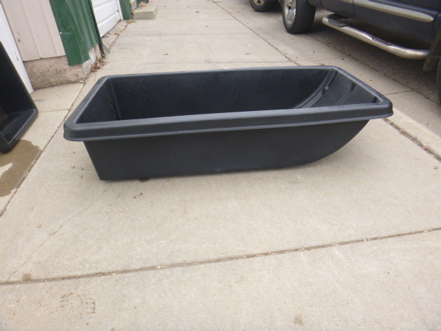 lot 166 image: Plastic Yard Sled