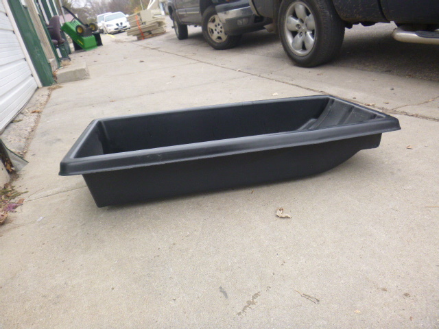 lot 167 image: Plastic Yard Sled