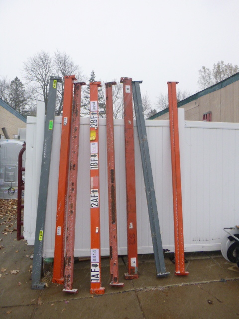 lot 169 image: 8 Pallet Cross Beams
