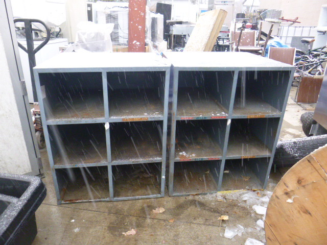 lot 171 image: 2 Metal Shelving