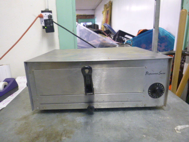 lot 176 image: Professional Series Pizza Oven
