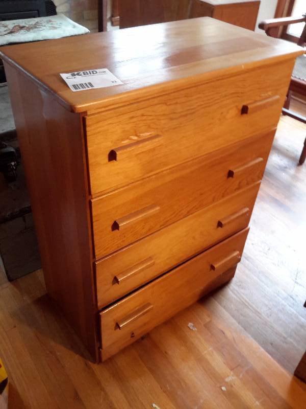 lot 22 image: 4 Drawer pine dresser