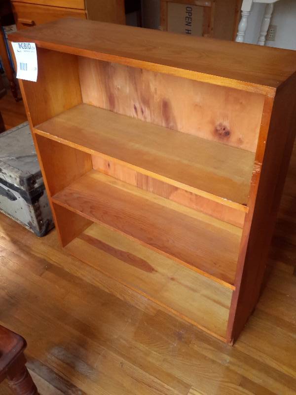 lot 29 image: Solid wood book shelf