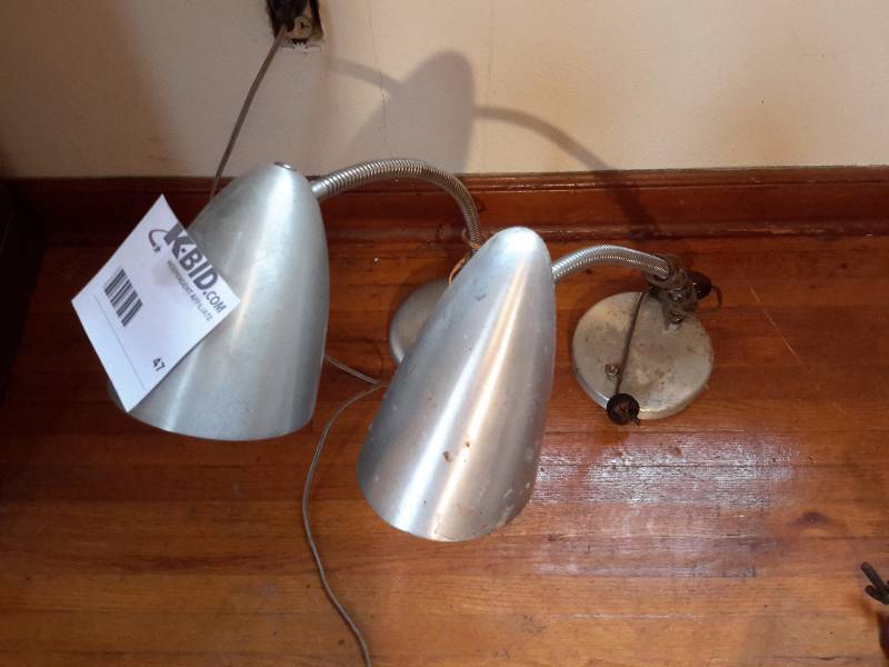 lot 47 image: 2 Vintage Desk lamps
