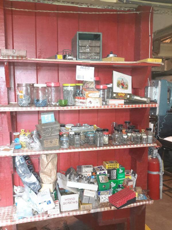 lot 88 image: Misc. items on the shelf..