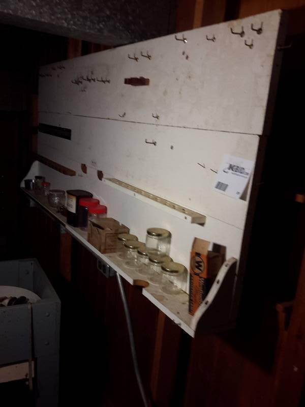 lot 91 image: Wall Shelf as pictured
