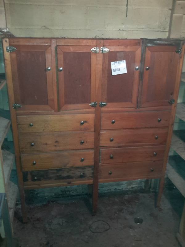 lot 114 image: Wall Shelf and drawer system