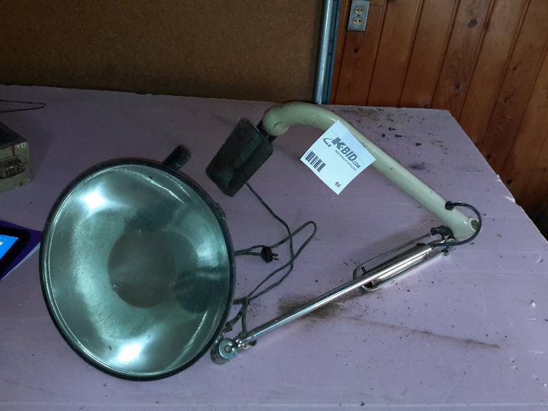 lot 80 image: PELTON E and 0 Light..   Oh how the dentist loved to shine these in your eyes.