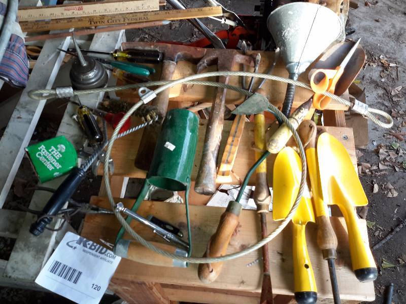 lot 120 image: Misc. items from the garage..