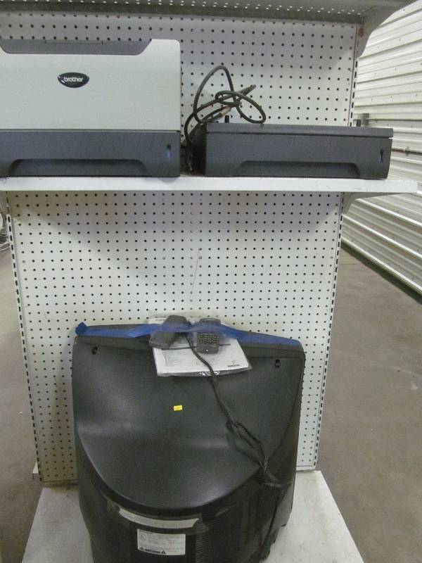lot 4 image: oil filters, TV, printer