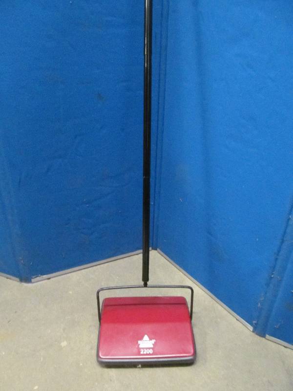 lot 30 image: Bissell sweeper