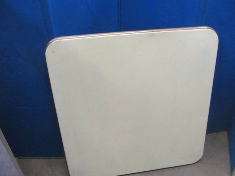 lot 38 image: card table